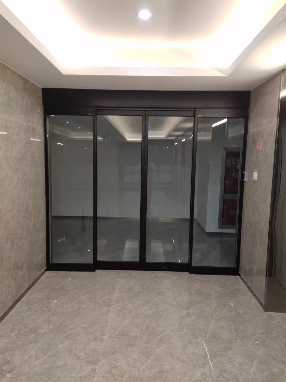 高邮市玻璃伸缩门